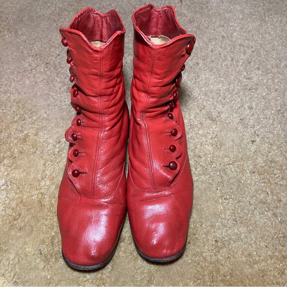 Antique Red Button-Front Kids Leather Boots